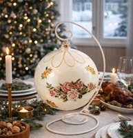 Overdådig hvid julekugle i mundblæst glas